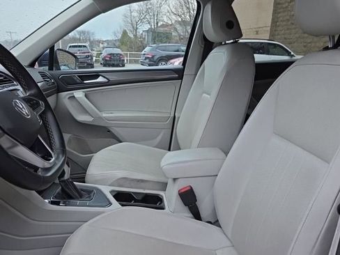 Used 2023 Volkswagen Tiguan SE image 4