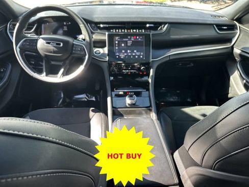 Used 2024 Jeep Grand Cherokee L Altitude AWD/4WD image 19