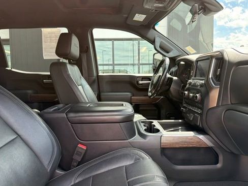 Used 2020 Chevrolet Silverado 1500 High Country w/ Technology Package AWD/4WD image 10