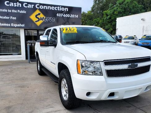 Used 2011 Chevrolet Avalanche LS RWD image 4