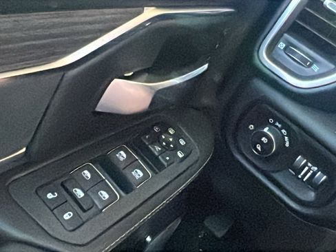 New 2025 RAM 2500 Laramie image 36