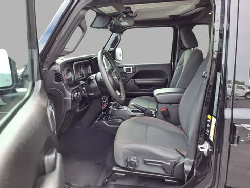 Used 2025 Jeep Wrangler Unlimited Rubicon AWD/4WD image 22