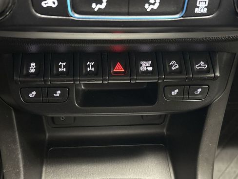 Used 2018 Chevrolet Colorado ZR2 image 53