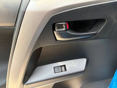 Used 2018 Toyota RAV4 LE w/ All Weather Liner Package FWD image 39