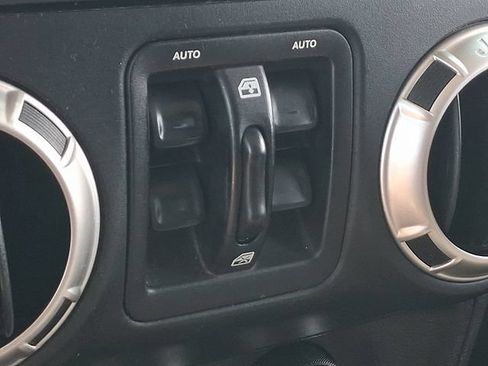 Used 2016 Jeep Wrangler Unlimited Sahara w/ Connectivity Group AWD/4WD image 13