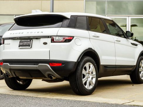 Used 2018 Land Rover Range Rover Evoque SE AWD/4WD image 11