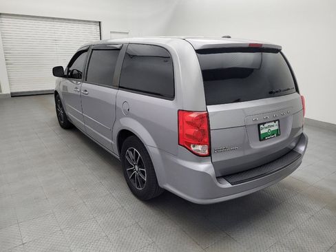 Used 2016 Dodge Grand Caravan SE FWD image 5