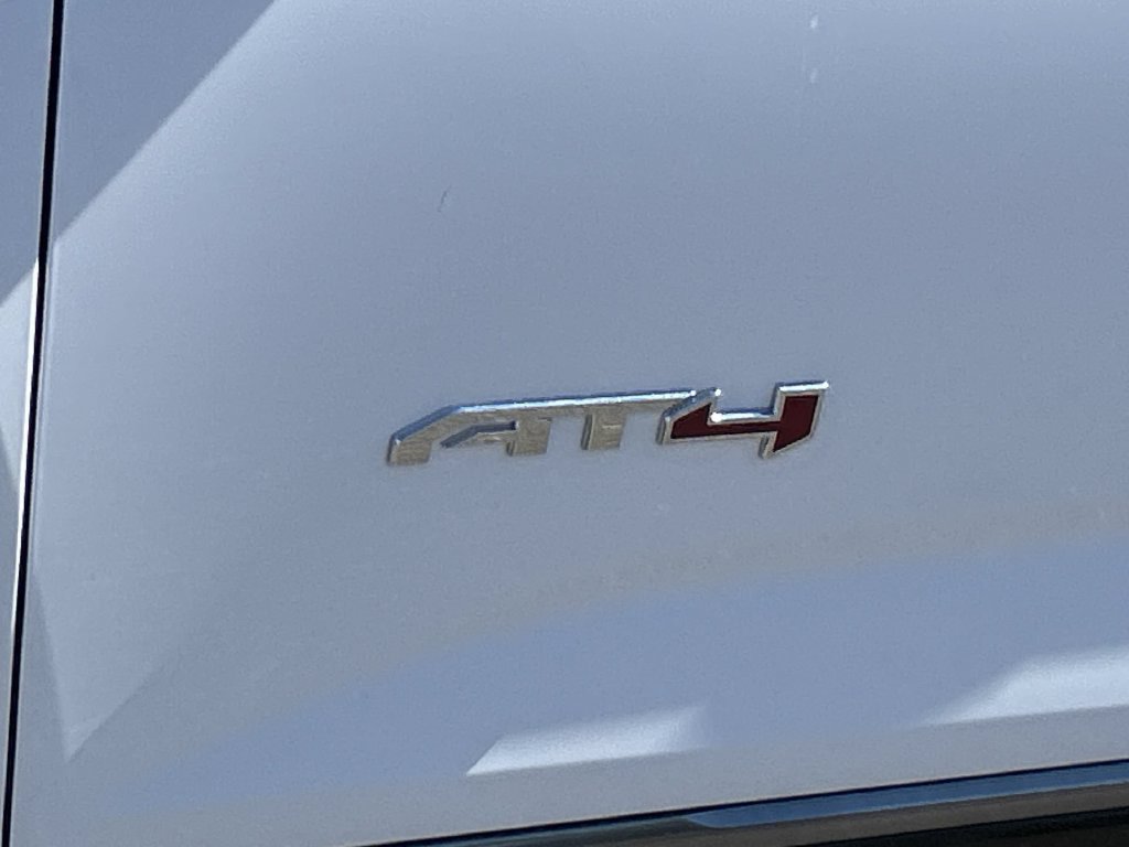 New 2027 GMC Terrain AT4 w/ Convenience Package III AWD/4WD image 32