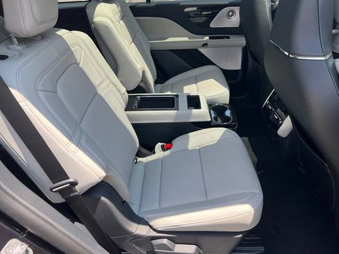 New 2026 Lincoln Aviator Reserve AWD/4WD image 17