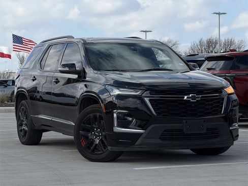 Used 2023 Chevrolet Traverse Premier w/ Redline Edition image 2