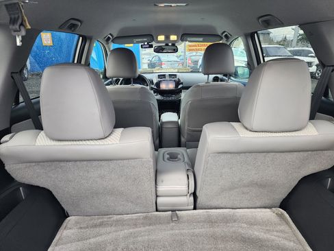 Used 2014 Toyota RAV4 EV image 24