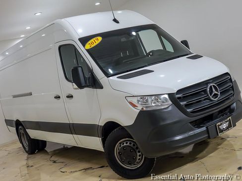 Used 2019 Mercedes-Benz Sprinter 170 Cargo w/ Driver Convenience Package image 4