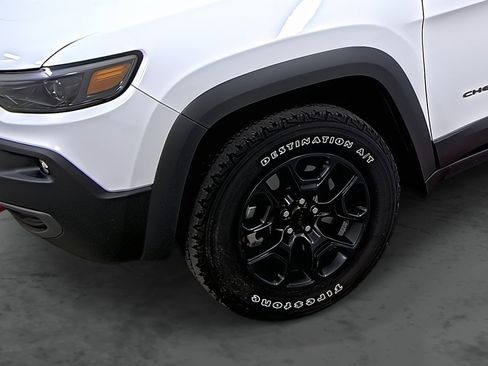 Used 2022 Jeep Cherokee Trailhawk w/ Sun, Sound & Nav Group AWD/4WD image 7