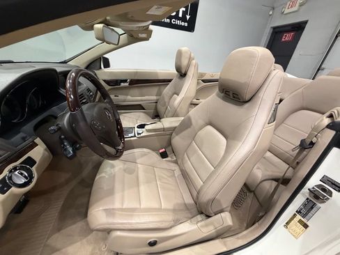 Used 2011 Mercedes-Benz E 350 Cabriolet image 22