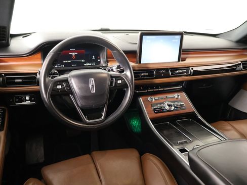 Used 2022 Lincoln Aviator Reserve w/ Equipment Group 201A AWD/4WD image 2