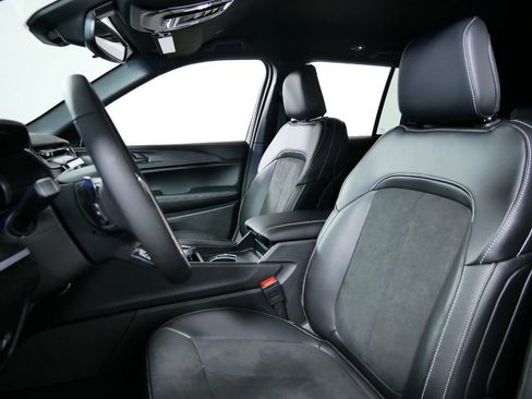 Used 2024 Jeep Grand Cherokee Altitude image 34