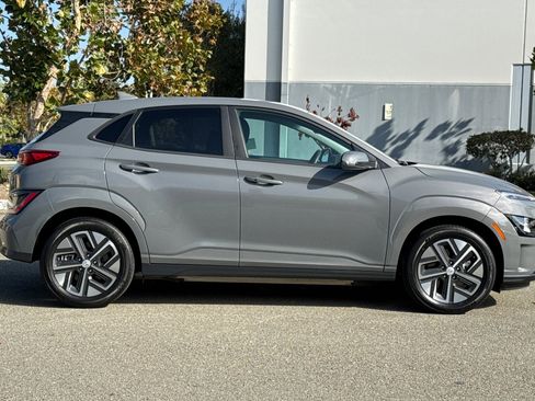 Used 2023 Hyundai Kona SE w/ Cargo Package image 3