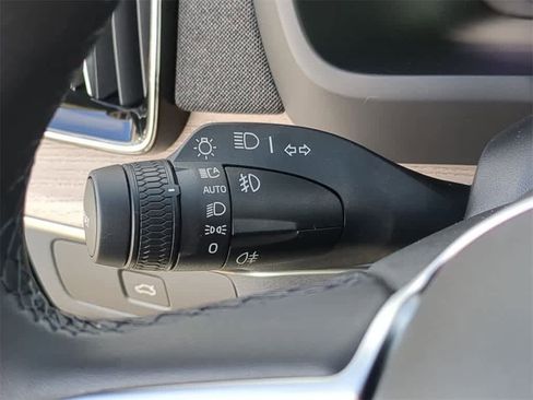 New 2026 Volvo XC90 B5 Plus w/ Protection Package Premier image 25