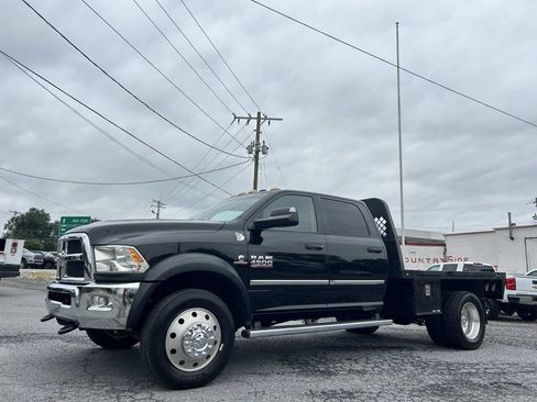 Used 2015 RAM 4500 Tradesman w/ Chrome Appearance Group AWD/4WD image 2