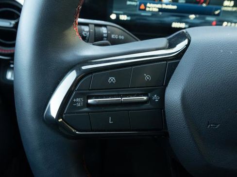 Used 2025 Chevrolet Equinox RS w/ Safety and Technology Package image 17