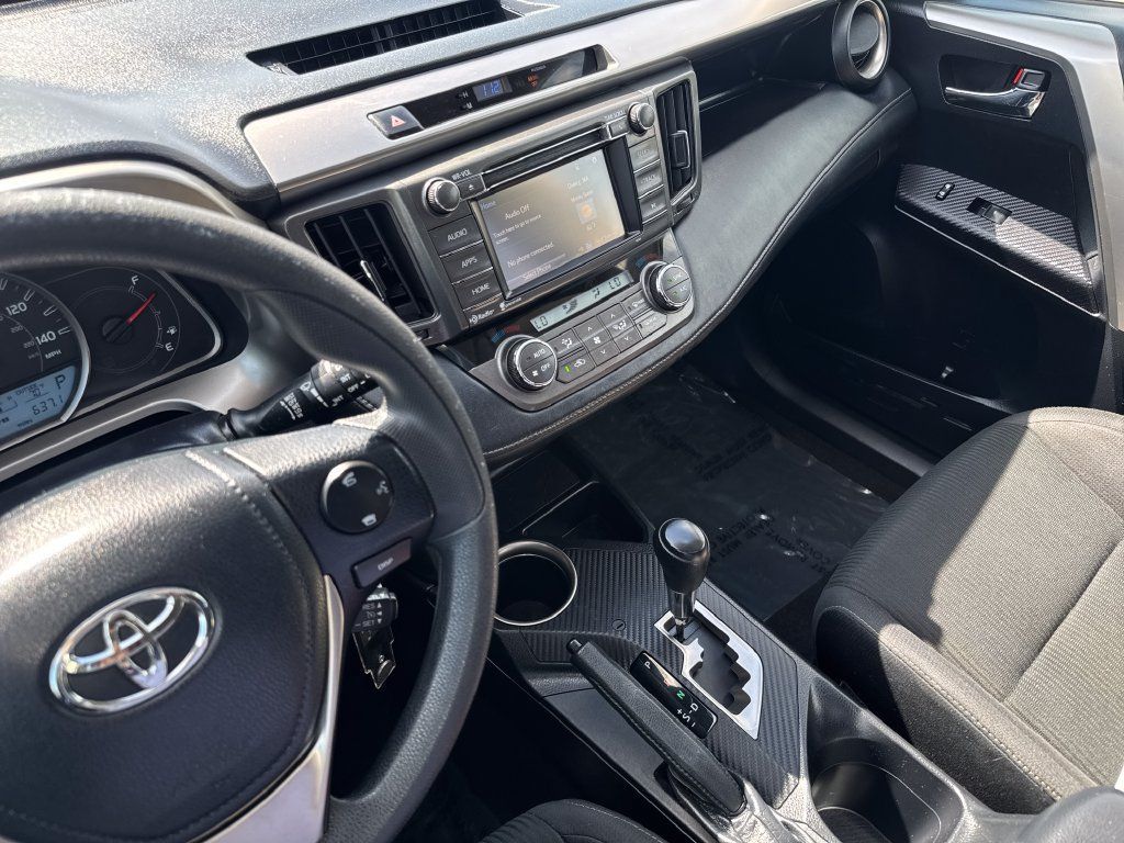 Used 2015 Toyota RAV4 XLE AWD/4WD image 21