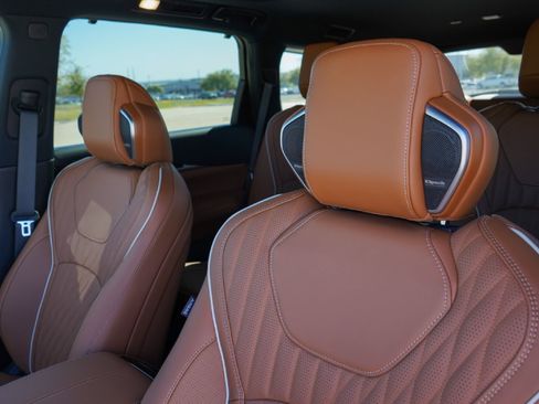 New 2026 INFINITI QX60 Autograph w/ Dark Cargo Package image 9