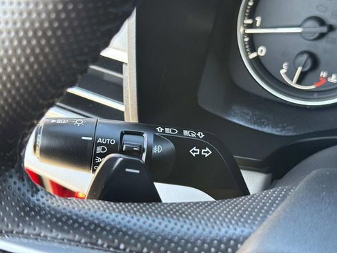 Used 2025 Mitsubishi Outlander SE image 43