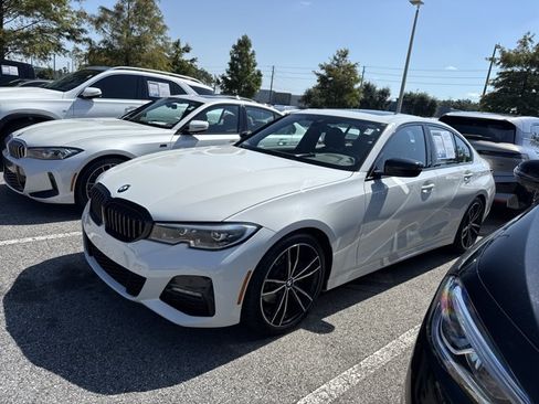 Used 2021 BMW 330i Sedan w/ M Sport Package RWD image 3