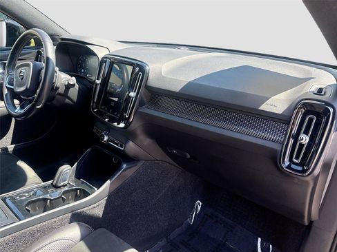 Used 2019 Volvo XC40 T5 R-Design AWD/4WD image 30