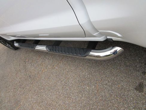 Used 2024 GMC Sierra 1500 SLE w/ X31 Off-Road Package image 21