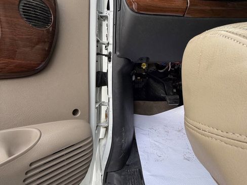 Used 2005 GMC TopKick C4500 4x4 Crew Cab image 42