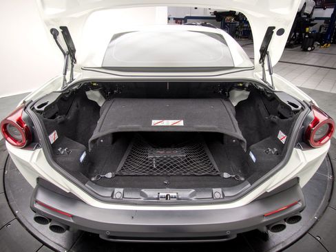 Used 2019 Ferrari Portofino RWD image 57