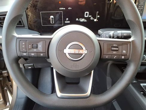 Used 2025 Nissan Kicks S image 18