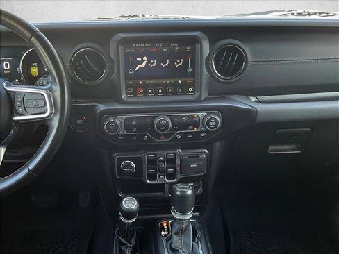 Used 2021 Jeep Wrangler Unlimited Sahara AWD/4WD image 8