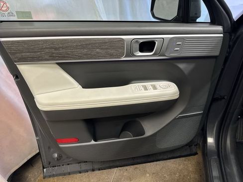 Used 2025 Hyundai Santa Fe Limited FWD image 24