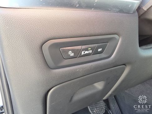 Used 2025 BMW X5 xDrive50e image 12