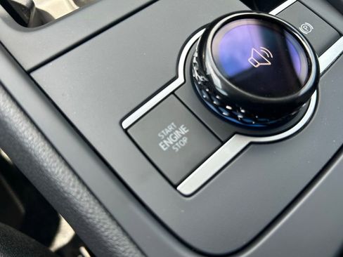 Used 2025 Volkswagen Tiguan S image 59