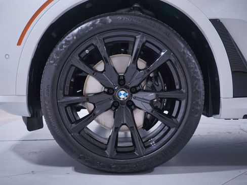 New 2026 BMW X7 xDrive40i w/ M Sport Package image 2