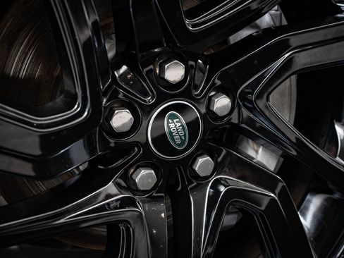 Used 2023 Land Rover Discovery S R-Dynamic image 8