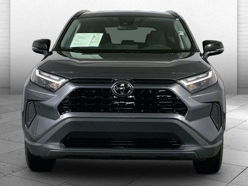 Used 2025 Toyota RAV4 LE AWD/4WD image 2