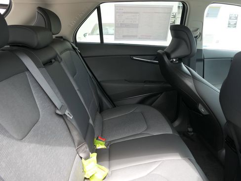 New 2025 Kia Niro Wave image 22