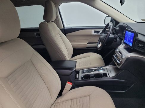 Used 2021 Ford Explorer XLT AWD/4WD image 21