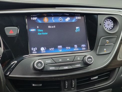 Used 2019 Buick Envision Essence image 17