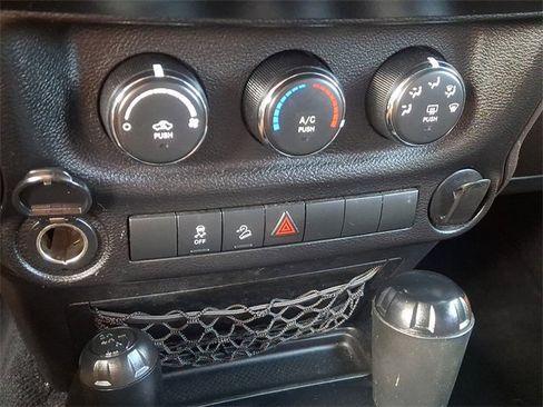 Used 2012 Jeep Wrangler Unlimited Sport image 15