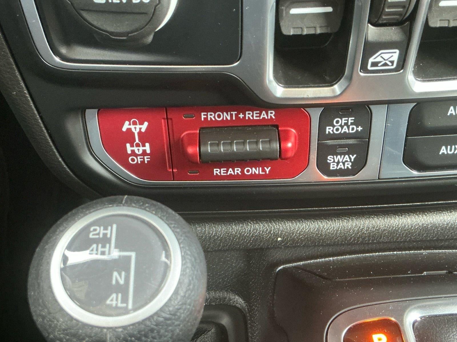 Used 2025 Jeep Wrangler Unlimited Rubicon AWD/4WD image 19