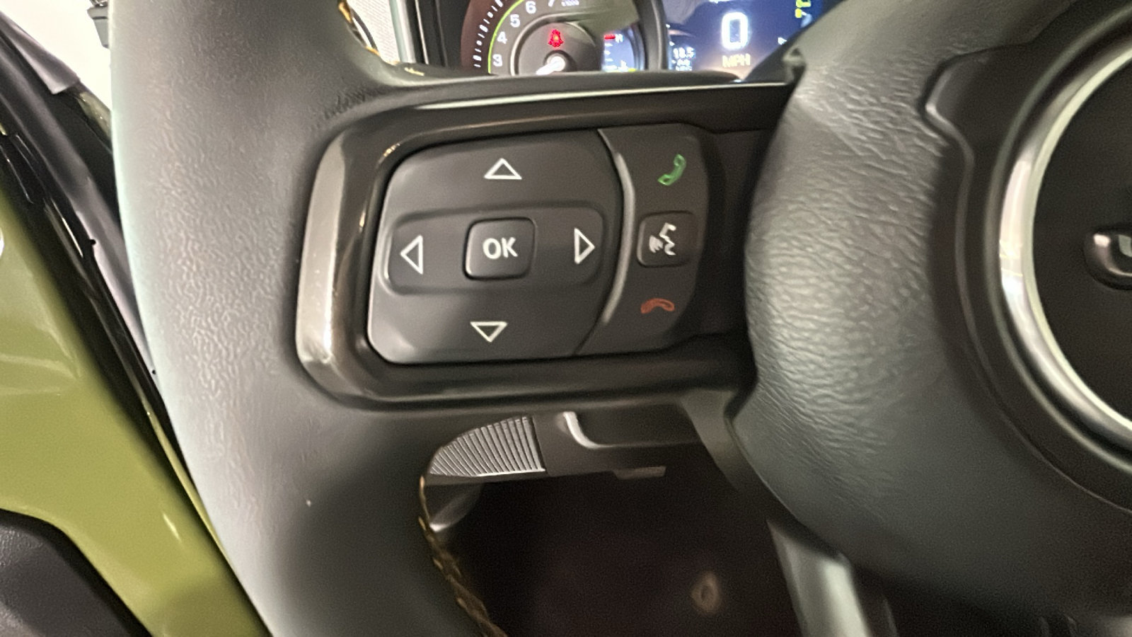 Used 2024 Jeep Wrangler Unlimited w/ Convenience Group AWD/4WD image 18