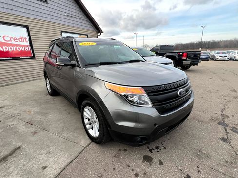 Used 2012 Ford Explorer XLT image 3