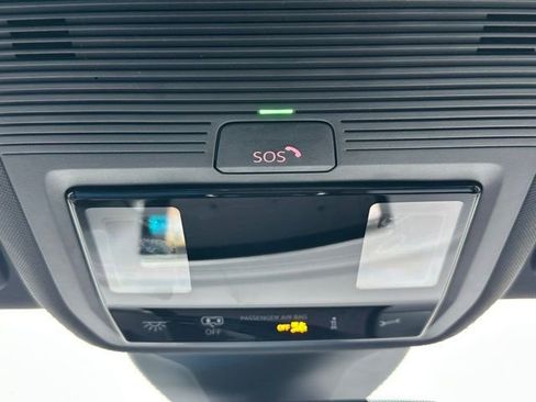 New 2025 Volkswagen ID.4 Pro image 34