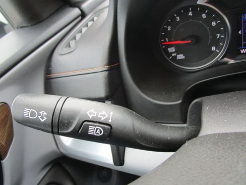 Used 2021 GMC Terrain SLE w/ Driver Convenience Package AWD/4WD image 22