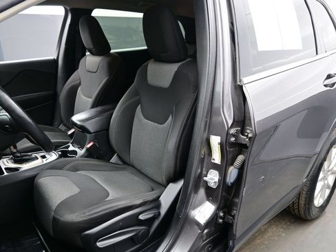 Used 2014 Jeep Cherokee Latitude FWD image 14